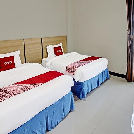 Oyo 91617 Hotel Mutiara 롬복 외부 사진