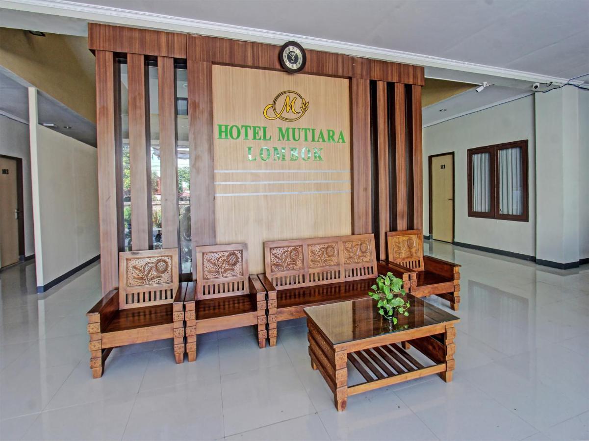 Oyo 91617 Hotel Mutiara 롬복 외부 사진