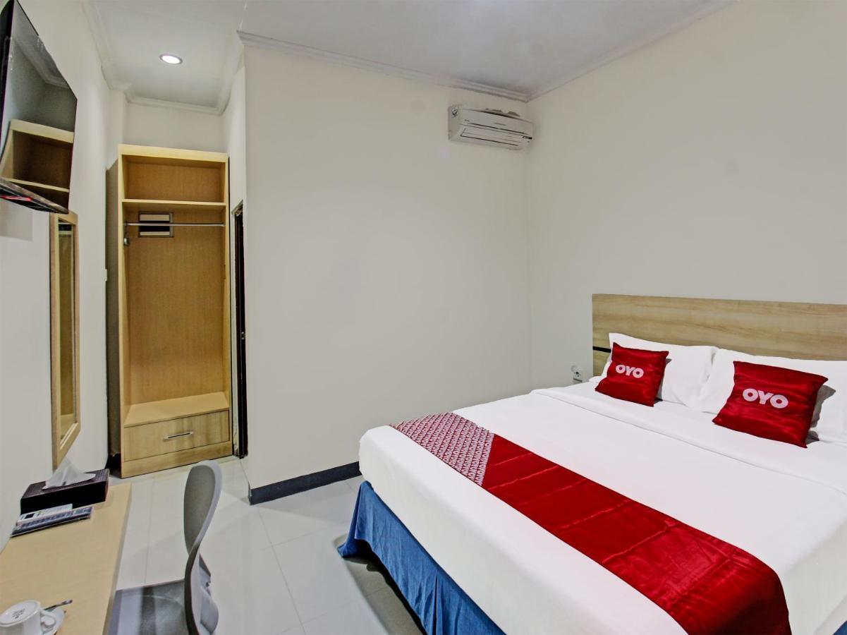 Oyo 91617 Hotel Mutiara 롬복 외부 사진