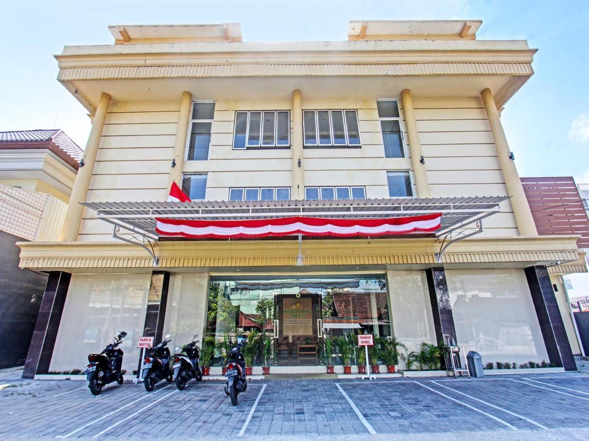 Oyo 91617 Hotel Mutiara 롬복 외부 사진